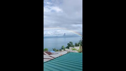 Incredible video shows Taal volcano eruption in Philippines