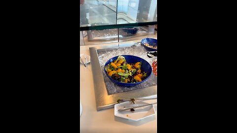 Lufthansa lounge in Detroit airport, small, but tasty food