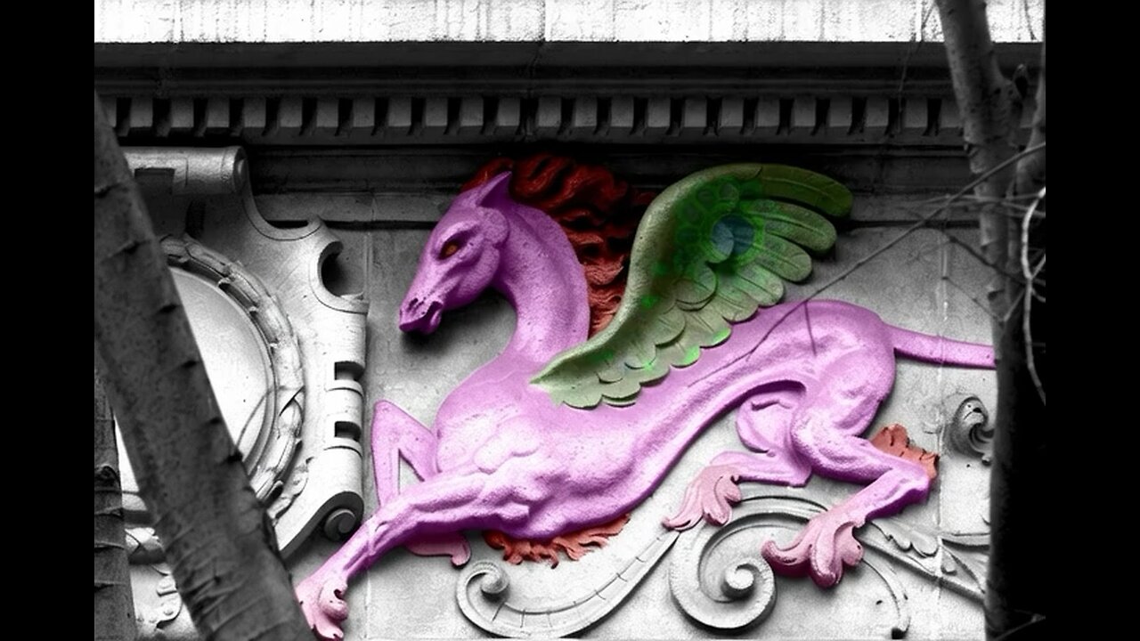 Pegaso rosado se va caminando