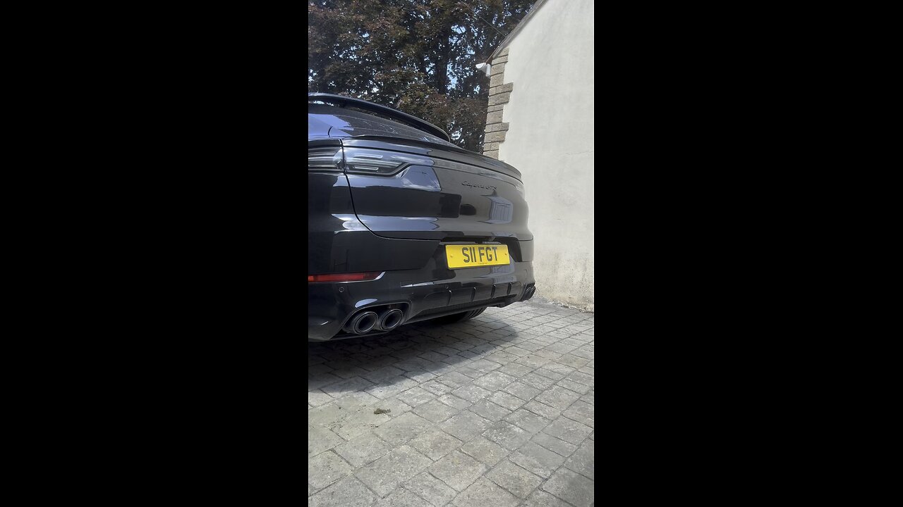Porsche Cayenne V8 GTS Coupe wakes up