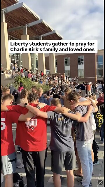 Liberty students gather to pray for Charlie Kirk.