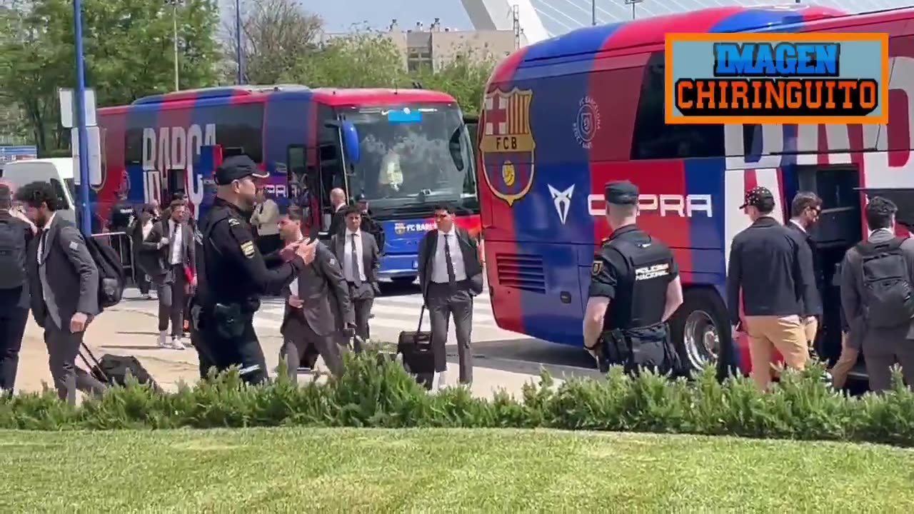 🚌 El BARÇA ya está en Sevilla.