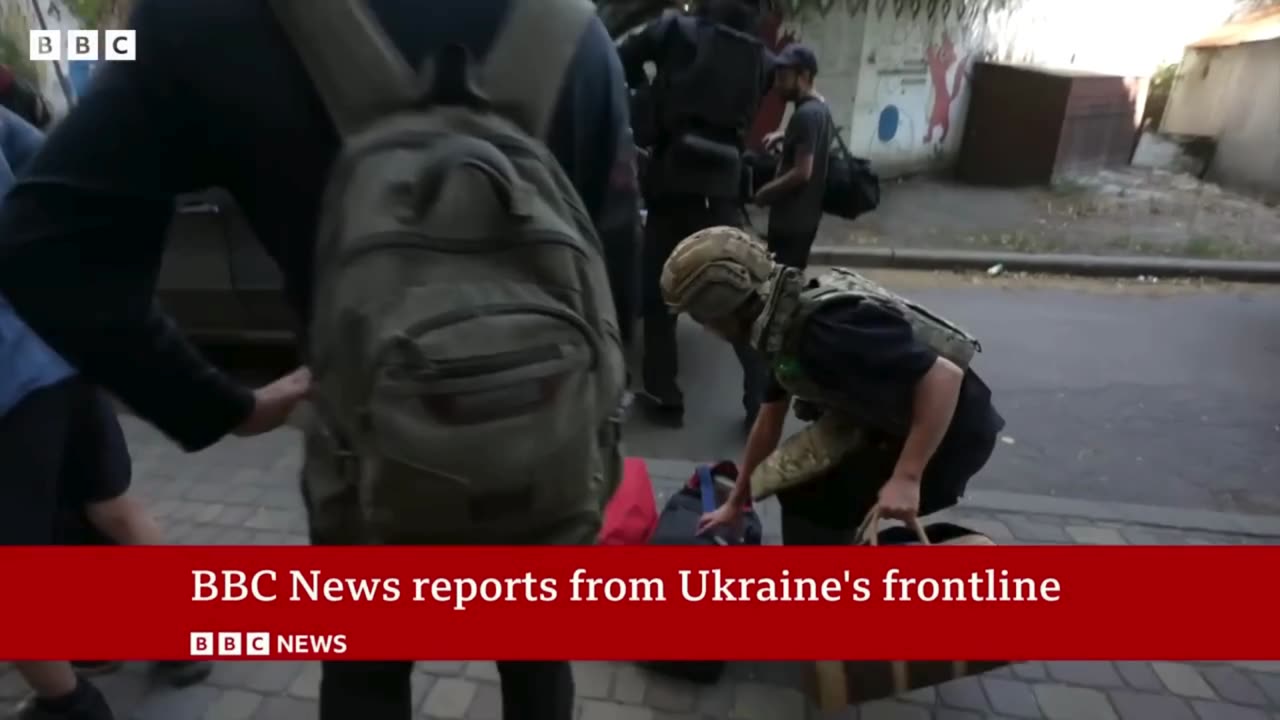 Inside Donetsk as residents flee attacks on Ukrainian region Russia wants to control | BBC News