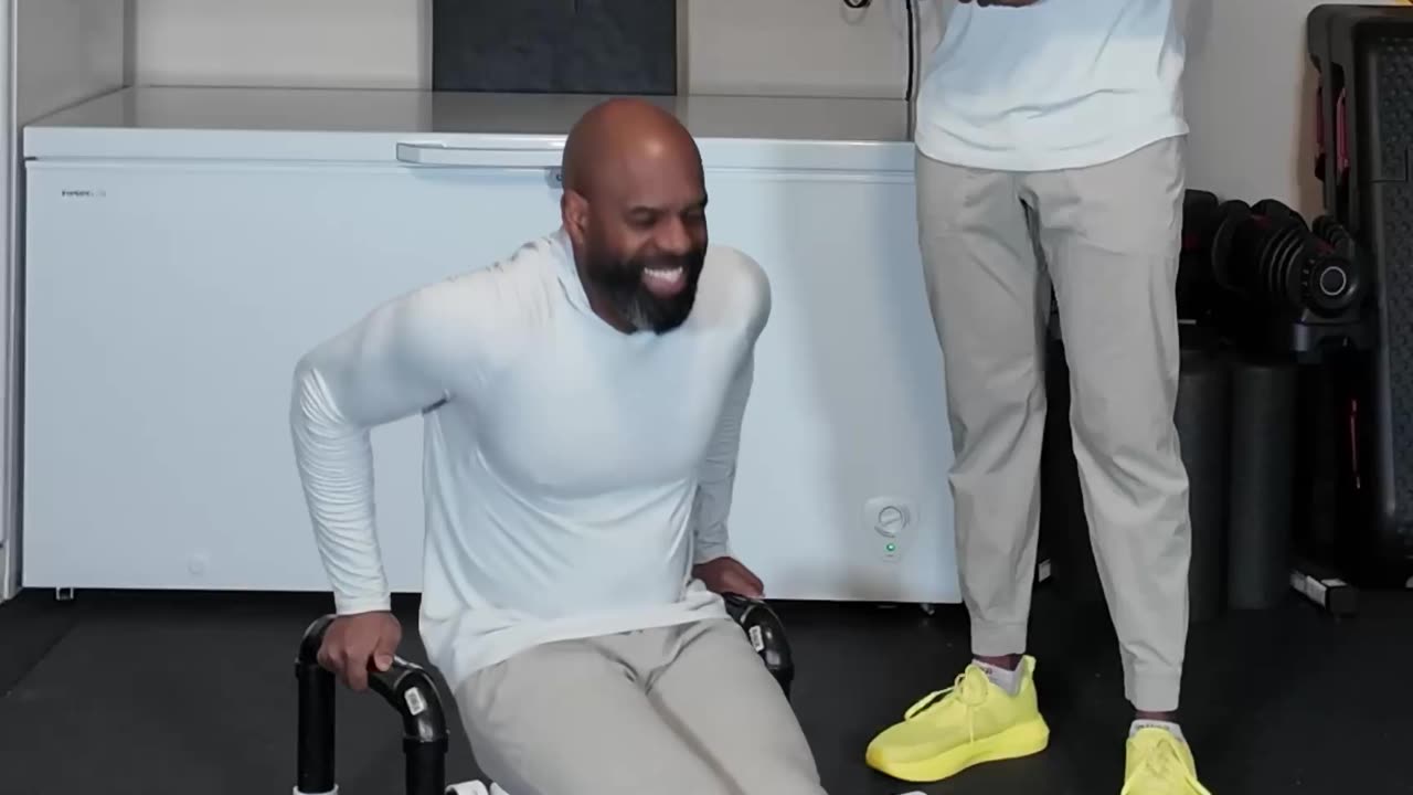 DIPS WITH PARALLETTES