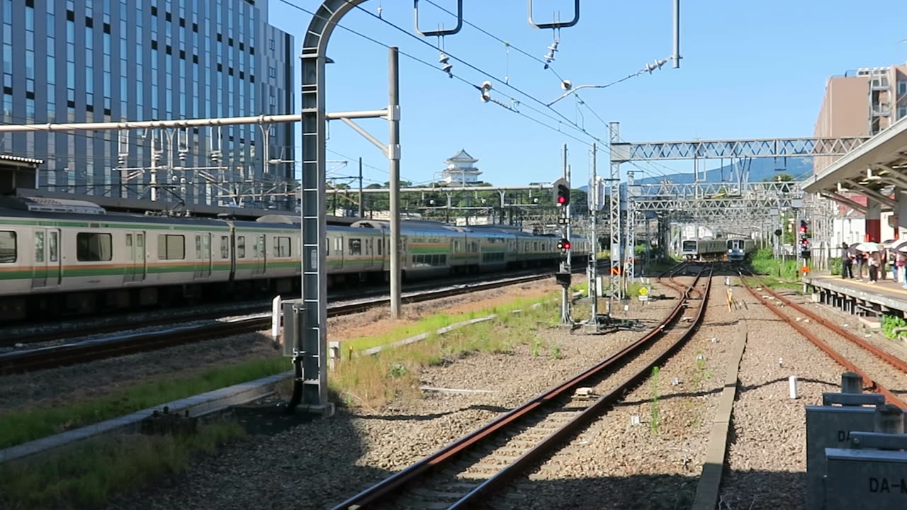 Local arriving to Odawara Station.