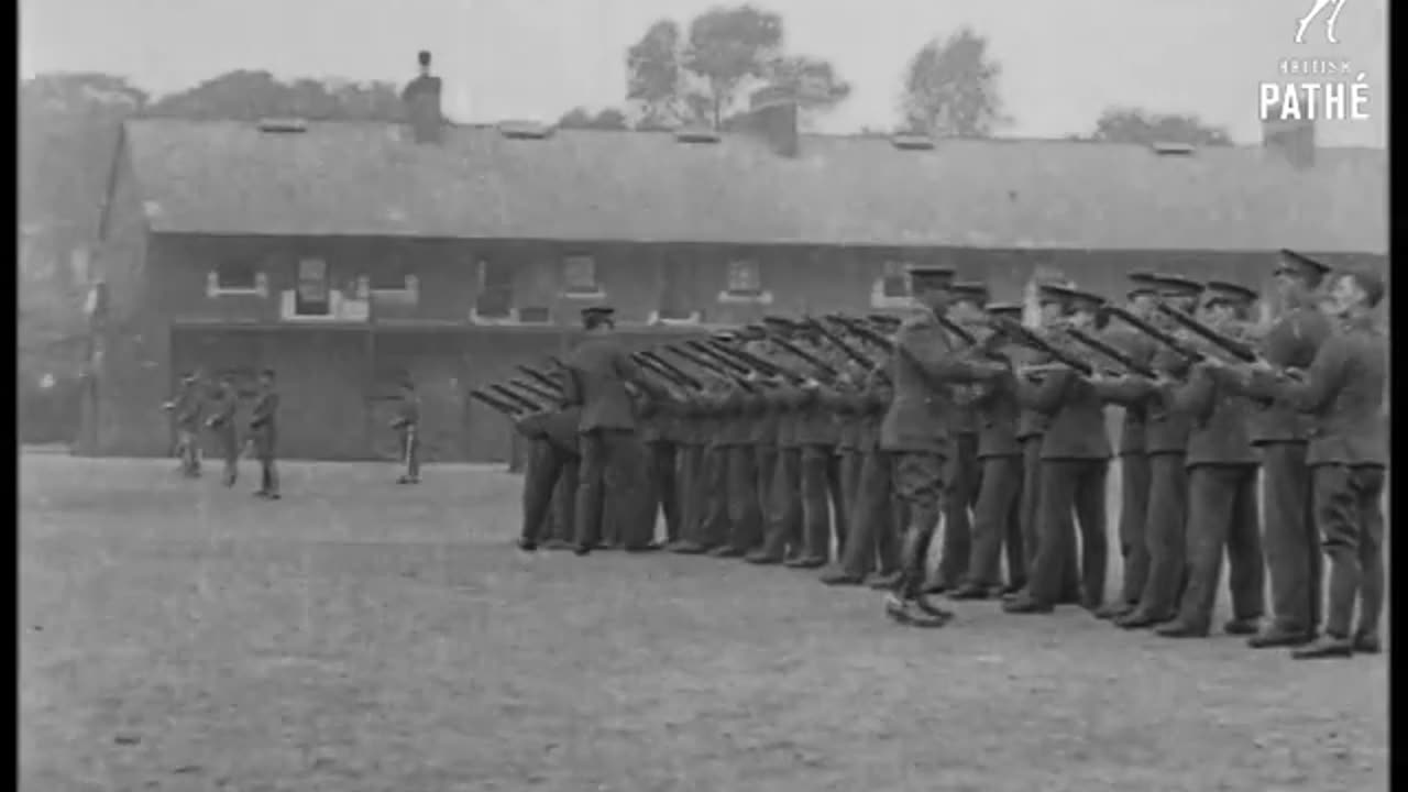 British Recruits Joining Up (1914-1918)
