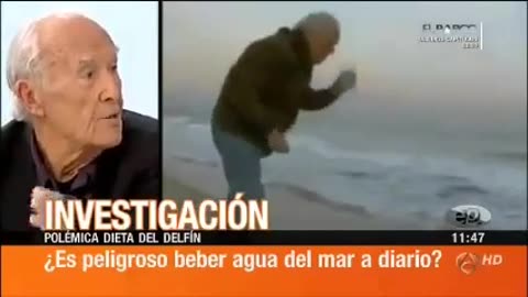 dr. Angel Gracia bebiendo AdM directo de la playa