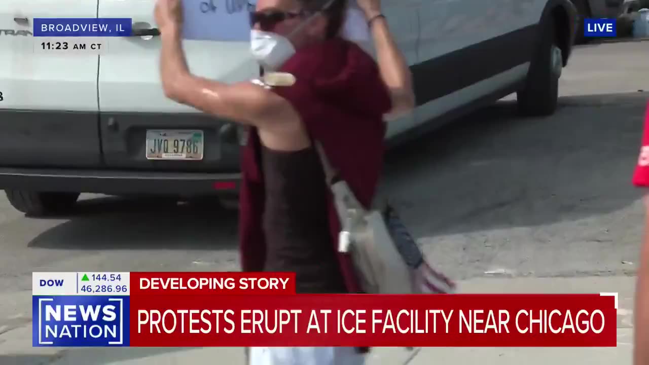 Rioters Slash ICE Vehicle's Tires Outside Broadview, Illinois ICE Facility