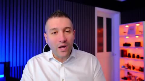 US Plays KEY ROLE In STRIKES on Russia's Oil Refineries!