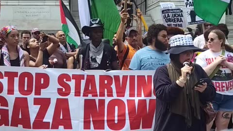 "STOP STARVING GAZA" demand New Yorkers.