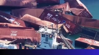 LIVE SKYFOX: Dozens of containers overboard in Long Beach harbor, #livenews #thetrendingnewslive