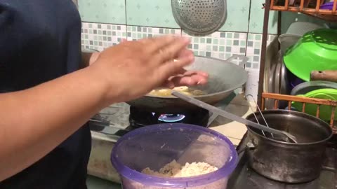 Cooking Cassava Fritters Perfectly on Medium Heat