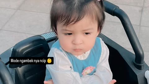 Beginilah ekspresi lucu anak saat ngambek