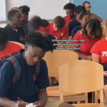 The way he holds pen is still the same 🥹🫶 #ishowspeed #speed #ishowspeedclip #ishowspeedclipz