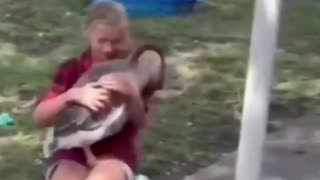 Goose's reaction to seeing its favorite person after long time