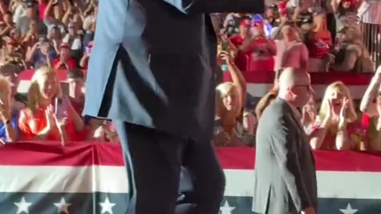 TRUMP DANCING?! 🕺🏼😂 Watch ‘Til the End 🤯