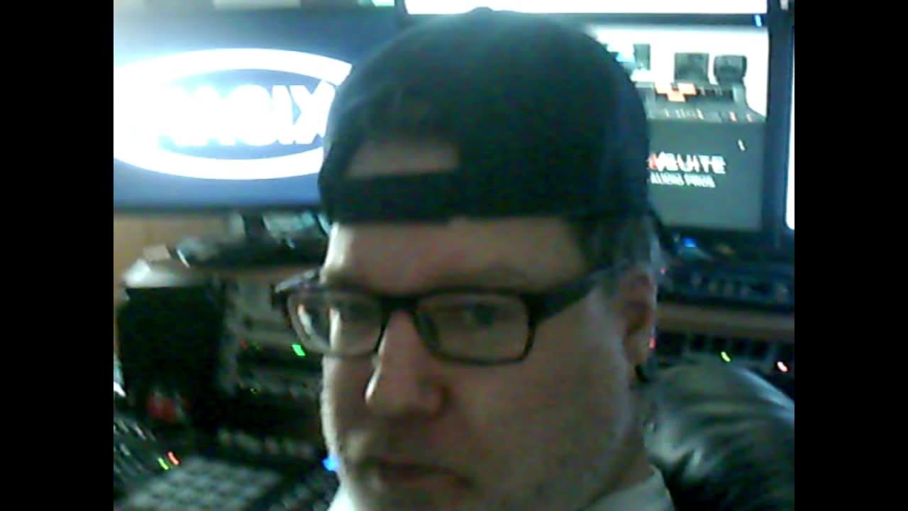 PeppeEXsKrima macht eine kleine Pause im Homestudio rap mukke produzieren