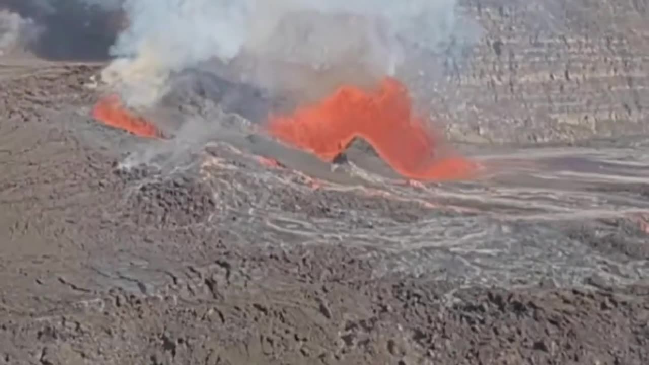 Uno de los volcanes más activos del mundo entra en erupción en Hawái