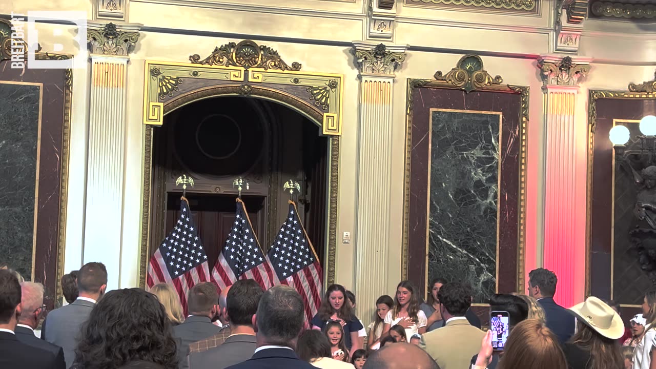 Children, Attendees Recite Pledge of Allegiance at Unveiling of Exhibit PragerU Gifted White House