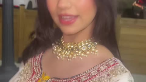 Toronto Desi Girl Dances to "Sajna, Say Yes To The Dress" (Badshah & Payal Dev)
