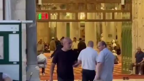 Al Aqza mosque ordered evacuation for the incoming Iranian threat