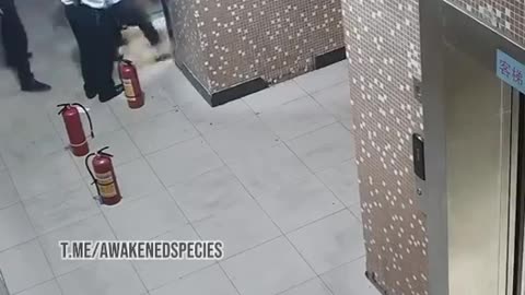 Cheap chinese Battery from an e-bike turns elevator into an inferno in matter of seconds