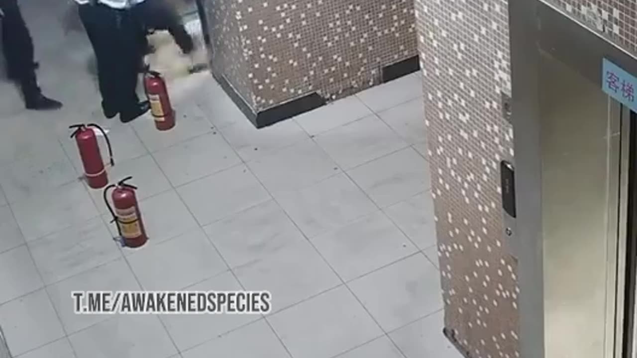 Cheap chinese Battery from an e-bike turns elevator into an inferno in matter of seconds