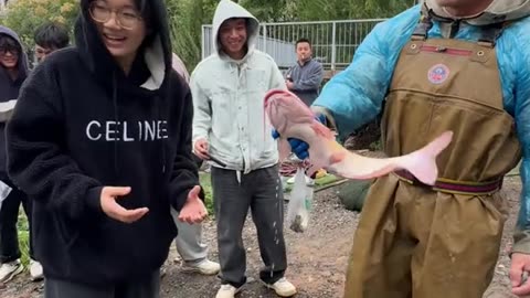 来武汉包路亚塘，帮重伤的年轻塘主凑手术费
