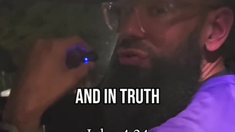 Detengan las luces y decoraciones navideñas: son mentiras paganas y abominaciones.