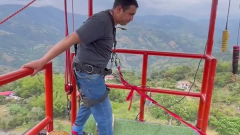 😂🤣 Eduardo Didn't Want to Jump! | FunFM