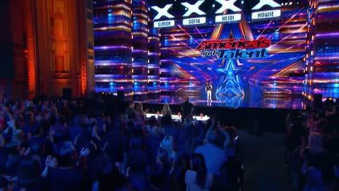 JoJo Siwa_s XOMG Pop impresses the judges _ Kids Got Talent_ 🌟 _ AGT 2022(720P_HD)