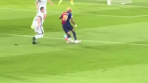 Lamine Yamal's goal against Inter from this angle is simply incredible.