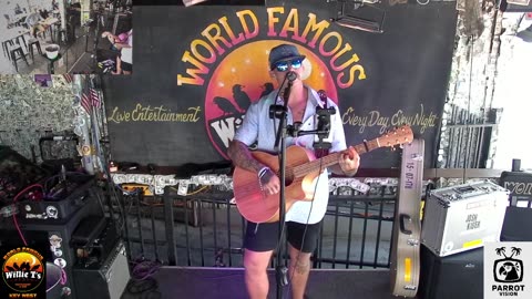 LIVE Music Everyday!