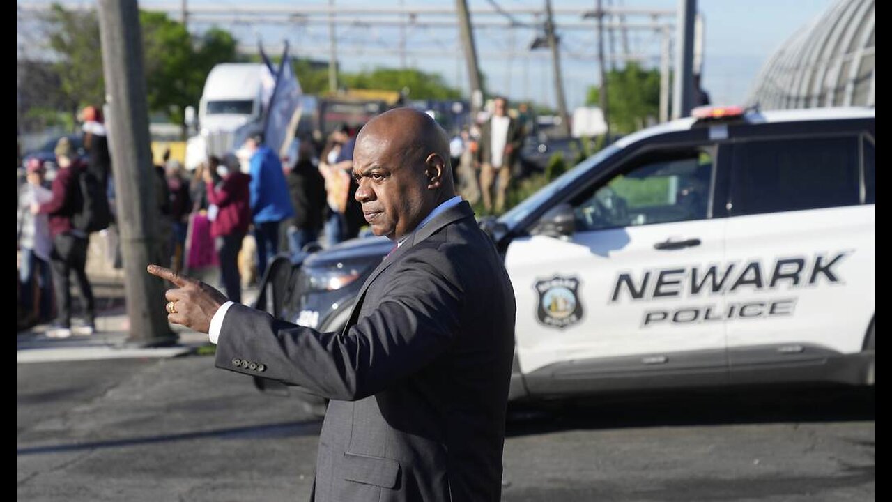 You Can Teach 'Em, but You Can't Learn 'Em - Newark Mayor Returns to ICE Facility