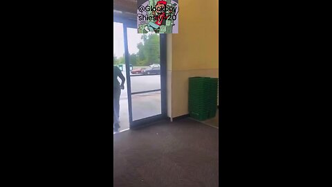Lady drives woman into a building with her car🫠🫠🫠