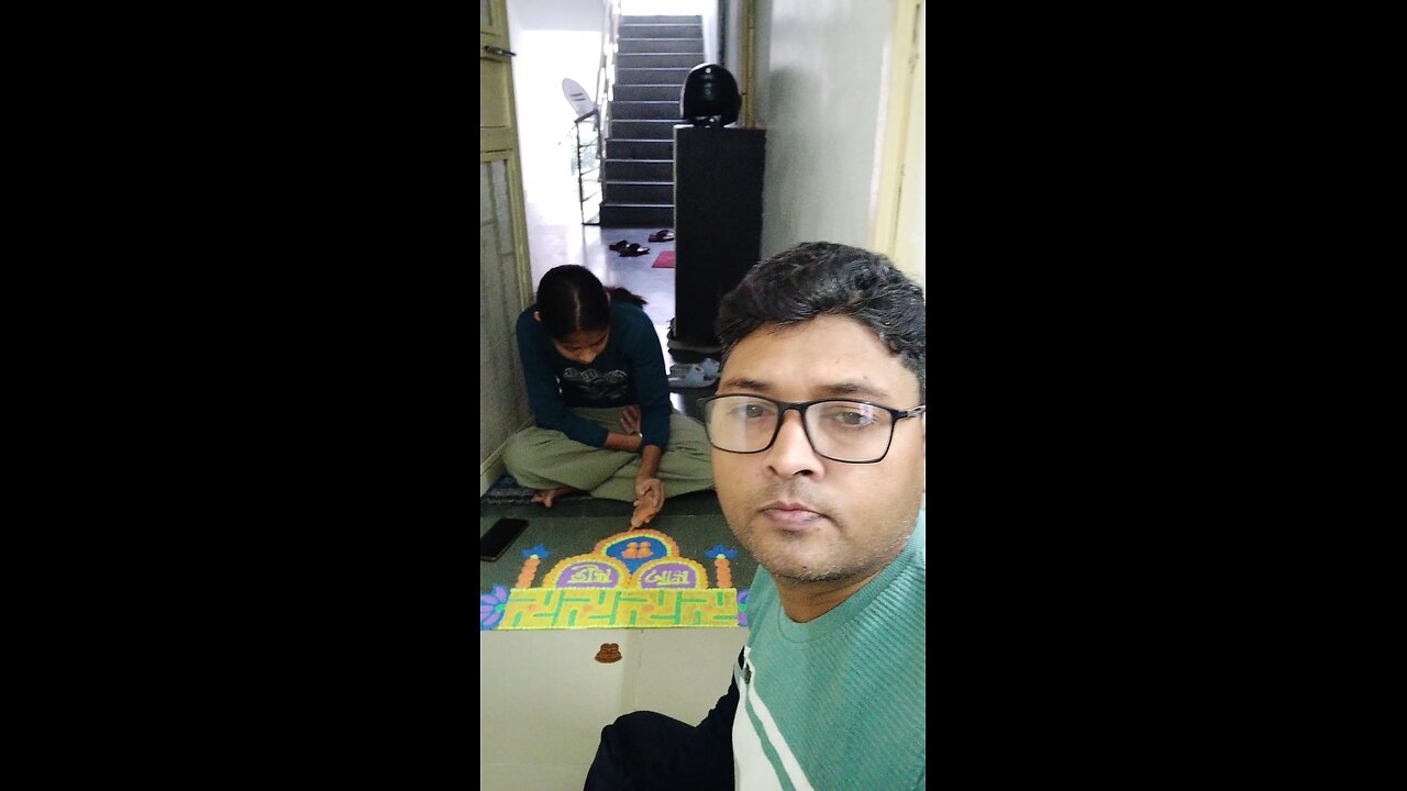 Darshita Ne Banai Sundar Rangoli