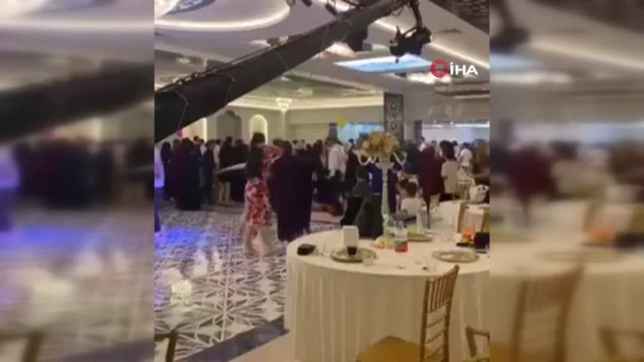 Düğün salonunda çıkan kavgada bir kadın kalp krizi geçirerek hayatını kaybetti