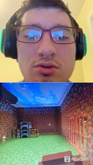 My reaction to mmjoemele playing Minecraft