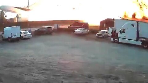 🚨#BREAKING: CCTV footage captures the horrifying moment UPS cargo Flight plummets from the sky