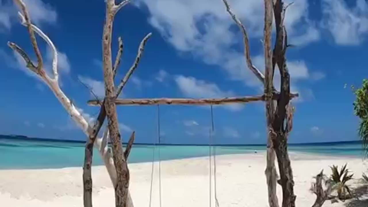 Maldives Swing