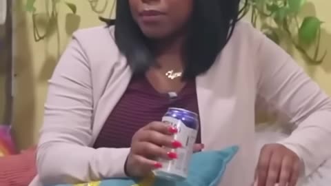 WHAT IS THIS CHIT!!! Is there a BLACK PERSON HERE #comedy #funny #workhumor #linda