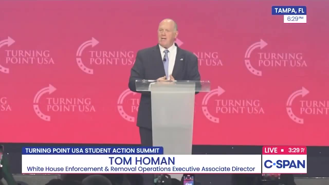 Tom Homan absolutely BODIES a Radical Left loser who interrupts his speech