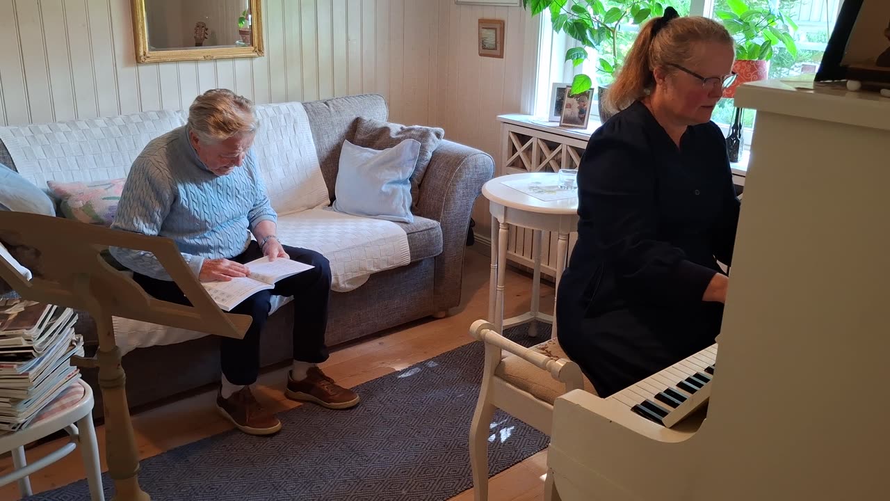 Där som Rosor Aldrig Dör. 23 Aug. 2025