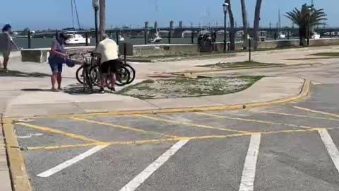Bentley or Bubble Bike🧐🤨 #classiccars #custombike #florida #bentley