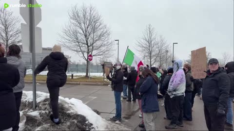 Minneapolis Federal Building Protest - LIVE On The Ground