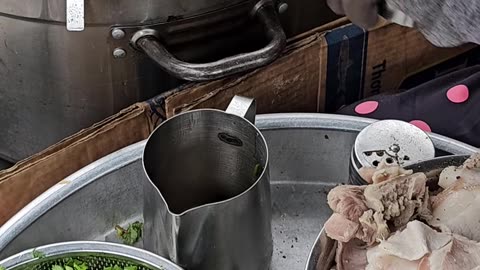 Vietnamese street food (part 6) - "Banh canh gio heo"