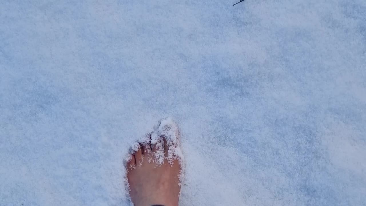 Barefoot in the snow ❄️
