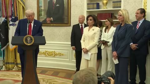 Moment Trump kisses Jeanine Pirro on forehead after she's sworn in as U.S. attorney for D.C.