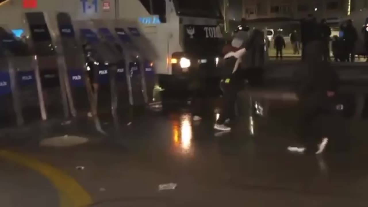 Violent clashes between anti-Erdogan protesters and security forces in Ankara