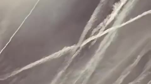 Dis-moi que nous ne sommes pas en GUERRE !